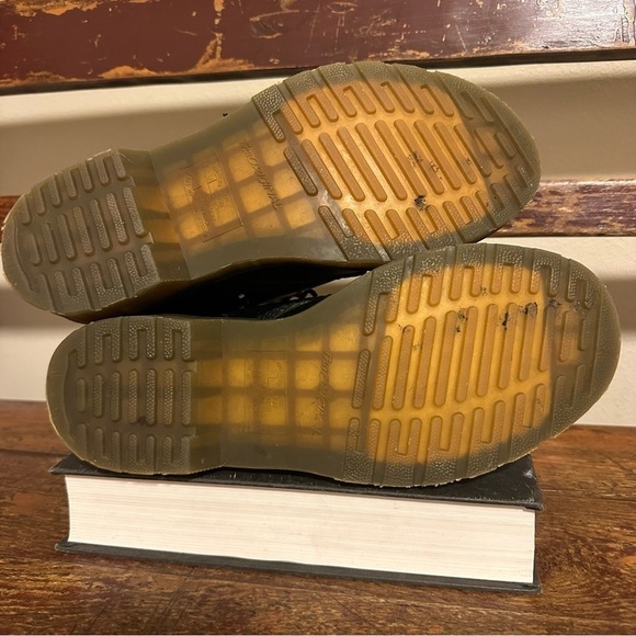 Dr. Martens 1460 Black Smooth Leather Lace Up Boots 8 Hole Classic Military Docs - Picture 11 of 14